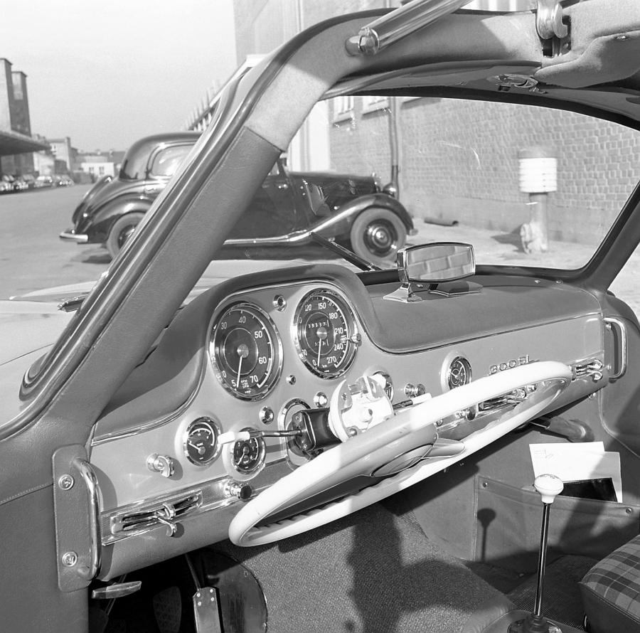 Панель приборов Mercedes-Benz 300 SL 1955 года  (фото 8 из 233)